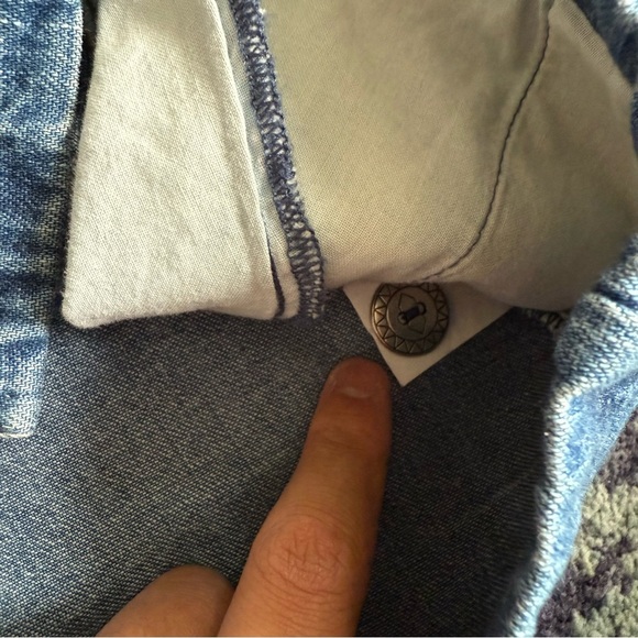 Bobbie Brooks Boho Chic Embroidered Florals Denim Shacket Size Large Whimsical - Picture 4 of 12